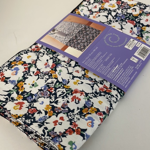 BB & B Wild Sage Table Runner - Picture 6 of 8